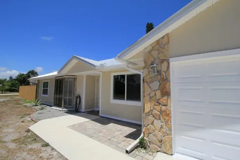 121 High Court Sebastian FL 32958