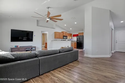 731 Daniels Avenue SW Palm Bay FL 32908