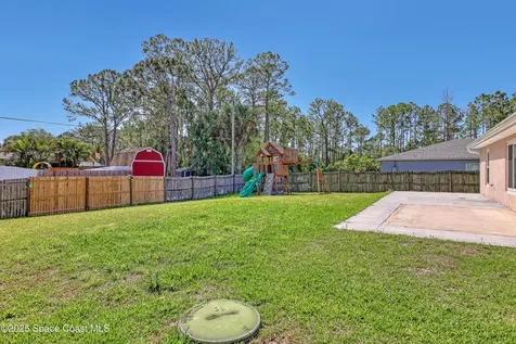 731 Daniels Avenue SW Palm Bay FL 32908