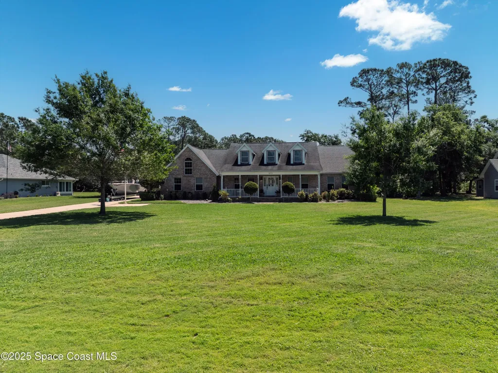 5670 Bob White Trail Mims FL 32754