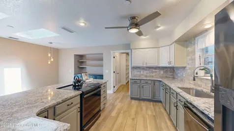 5670 Bob White Trail Mims FL 32754