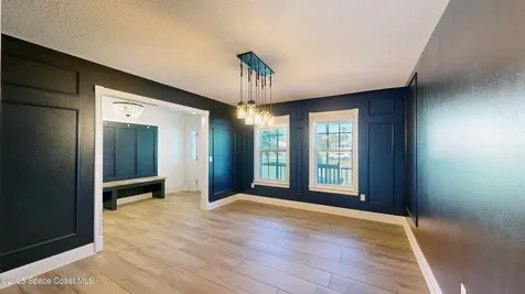 5670 Bob White Trail Mims FL 32754