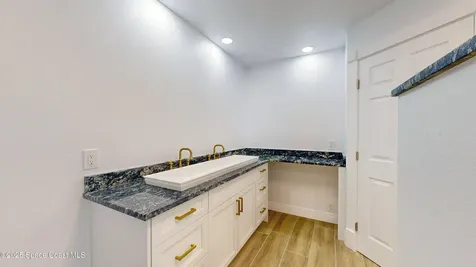 5670 Bob White Trail Mims FL 32754