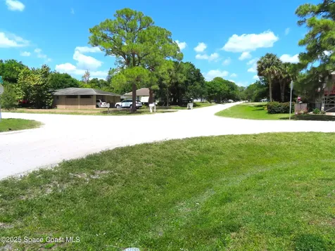 8725 22nd Street Vero Beach FL 32966