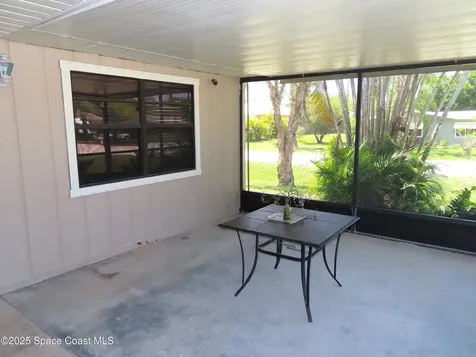 8725 22nd Street Vero Beach FL 32966