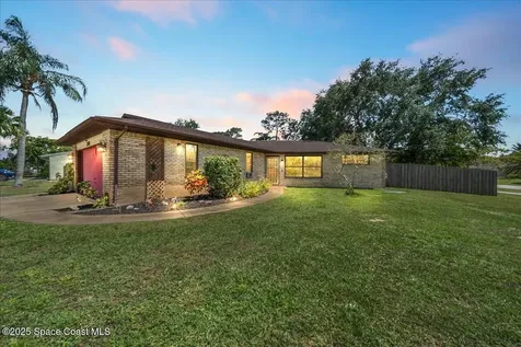 298 SW Airview Avenue Port St. Lucie FL 34984
