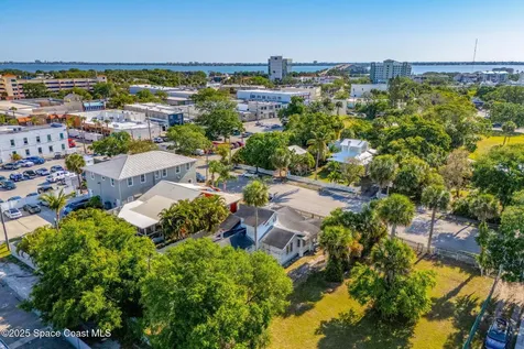 2106 Vernon Place Melbourne FL 32901