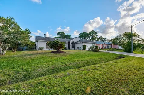 1512 Heartwellville Street NW Palm Bay FL 32907