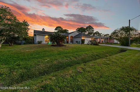 1512 Heartwellville Street NW Palm Bay FL 32907