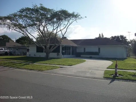 831 Edwards Street NE Palm Bay FL 32905