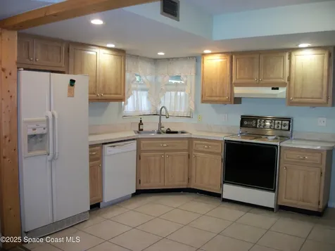 831 Edwards Street NE Palm Bay FL 32905