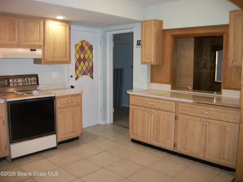 831 Edwards Street NE Palm Bay FL 32905