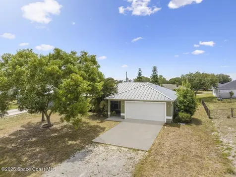7745 99th Court Vero Beach FL 32967