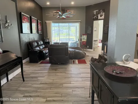 4749 Stoneview Circle Oldsmar FL 34677