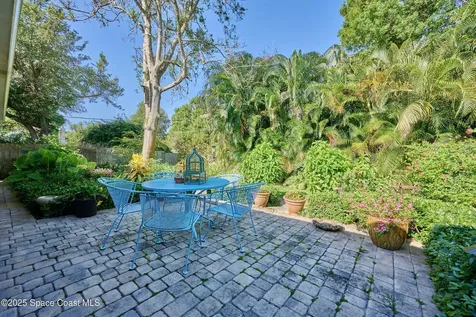 527 10th Court Vero Beach FL 32962