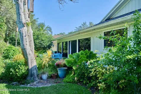 527 10th Court Vero Beach FL 32962