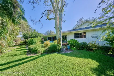 527 10th Court Vero Beach FL 32962