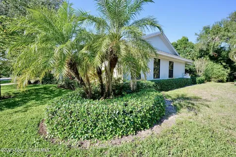 527 10th Court Vero Beach FL 32962
