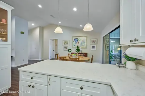 527 10th Court Vero Beach FL 32962