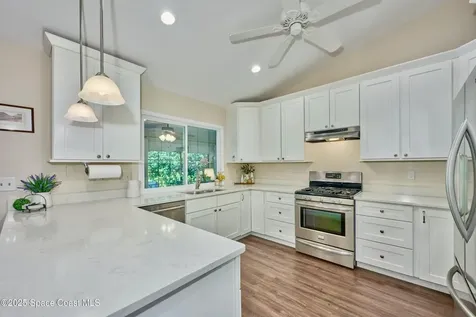 527 10th Court Vero Beach FL 32962