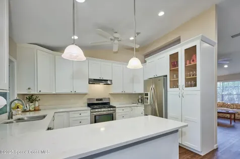 527 10th Court Vero Beach FL 32962