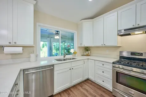 527 10th Court Vero Beach FL 32962