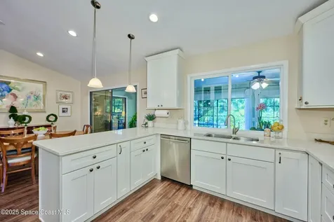 527 10th Court Vero Beach FL 32962