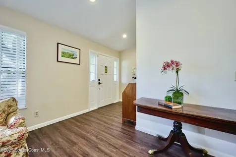 527 10th Court Vero Beach FL 32962