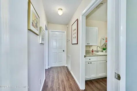 527 10th Court Vero Beach FL 32962