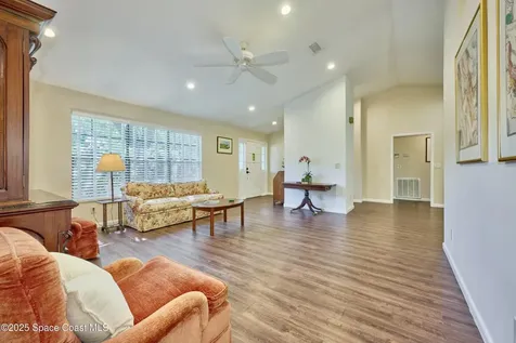 527 10th Court Vero Beach FL 32962