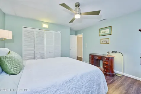 527 10th Court Vero Beach FL 32962
