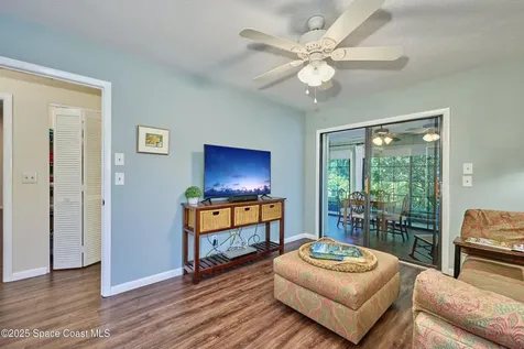 527 10th Court Vero Beach FL 32962