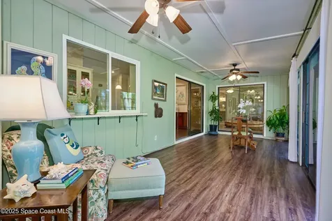 527 10th Court Vero Beach FL 32962