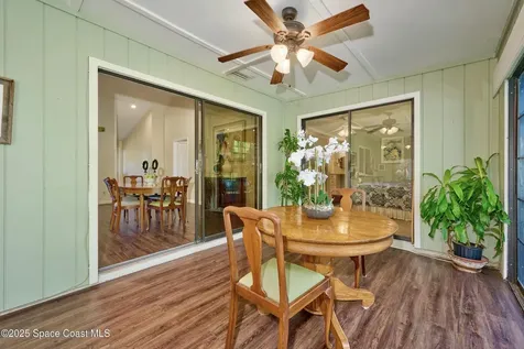 527 10th Court Vero Beach FL 32962