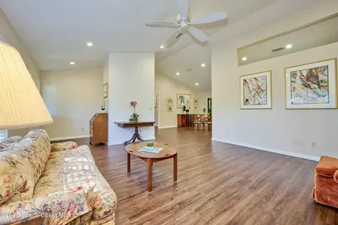 527 10th Court Vero Beach FL 32962