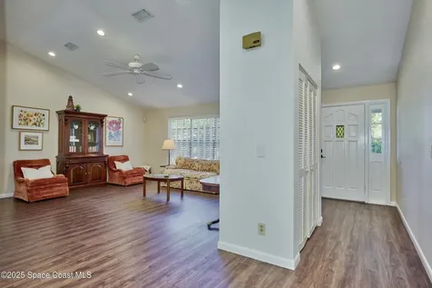 527 10th Court Vero Beach FL 32962
