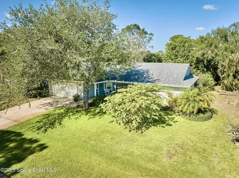 527 10th Court Vero Beach FL 32962