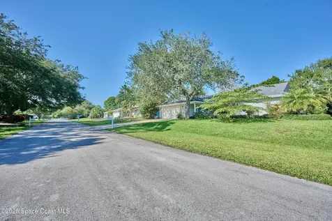 527 10th Court Vero Beach FL 32962