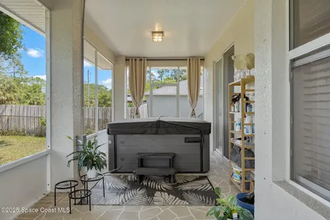 1781 Zaminder Street NW Palm Bay FL 32907