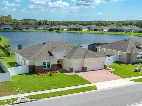 375 Loymer Circle Merritt Island FL 32953
