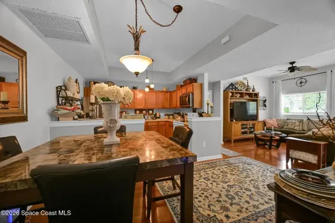 568 7th Square Vero Beach FL 32962