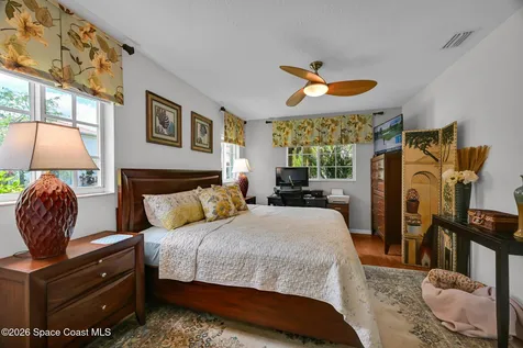 568 7th Square Vero Beach FL 32962