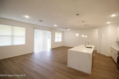 1658 Hamilton Avenue SW Palm Bay FL 32908