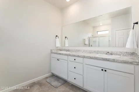 527 Old Country Road SE Palm Bay FL 32909