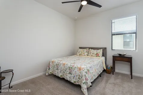 527 Old Country Road SE Palm Bay FL 32909