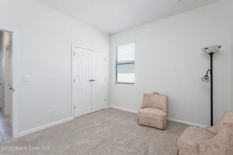 527 Old Country Road SE Palm Bay FL 32909