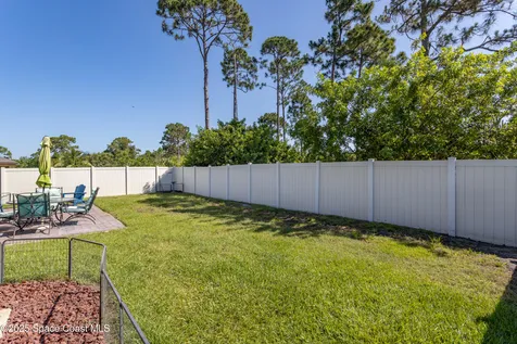 527 Old Country Road SE Palm Bay FL 32909