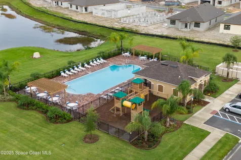 527 Old Country Road SE Palm Bay FL 32909