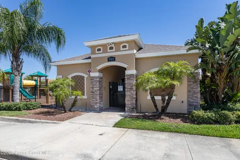 527 Old Country Road SE Palm Bay FL 32909