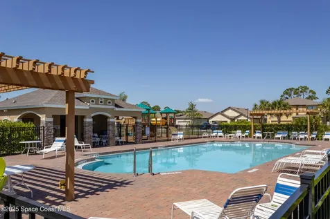 527 Old Country Road SE Palm Bay FL 32909